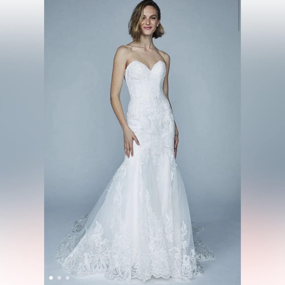 MERMAID STYLE LACE WEDDING DRESS | SIZED TO FIT 18 (was 22) | IVORY